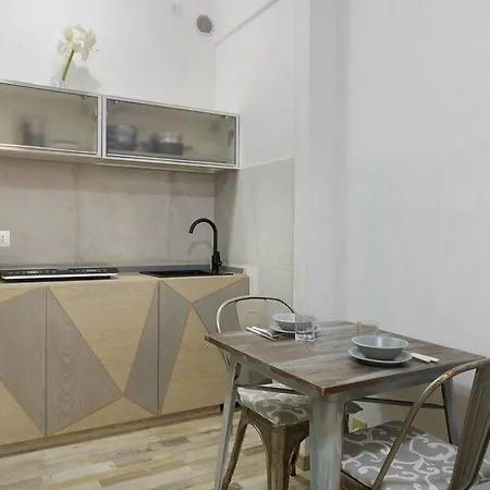 Lally's Nest Rapallo