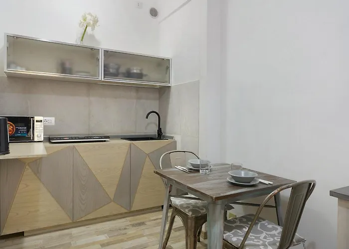 Lally's Nest Rapallo