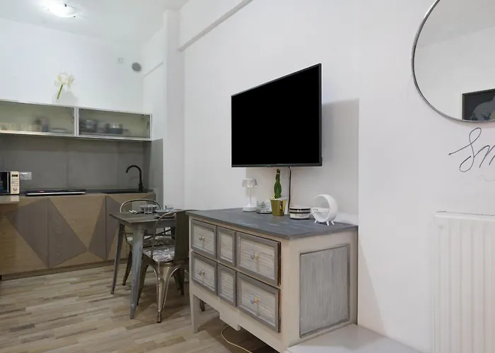 Lally's Nest Rapallo