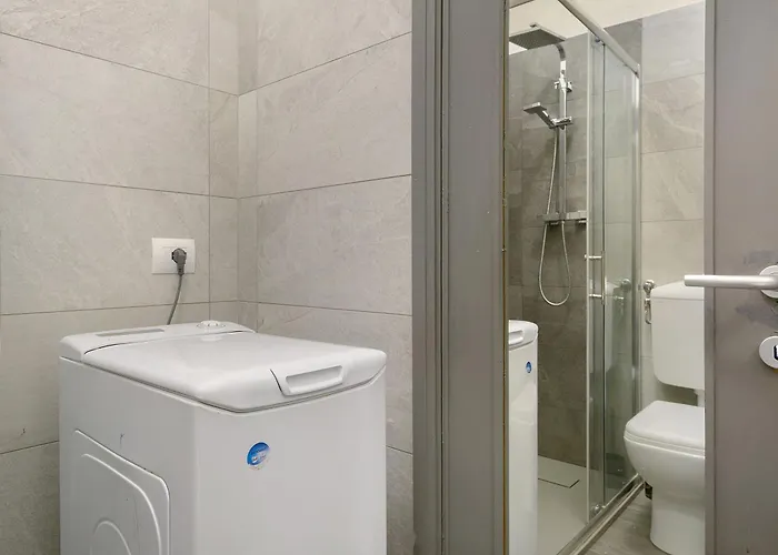 Lally's Nest Rapallo