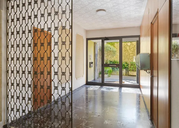 Lally's Nest Apartamento *