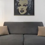 Апартаменты Lally's Nest