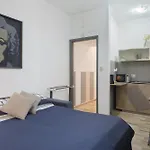 Апартаменты Lally's Nest