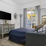 Lally's Nest Апартаменты *