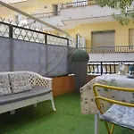 Lally's Nest Апартаменты *