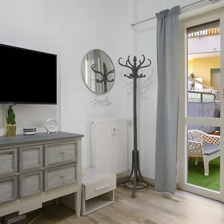 Апартаменты Lally's Nest